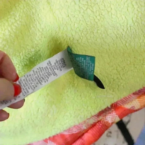 Child's LL Bean Down vest pink/yellow/graphic print size L (14 - 16) - Downtek - Picture 16 of 16